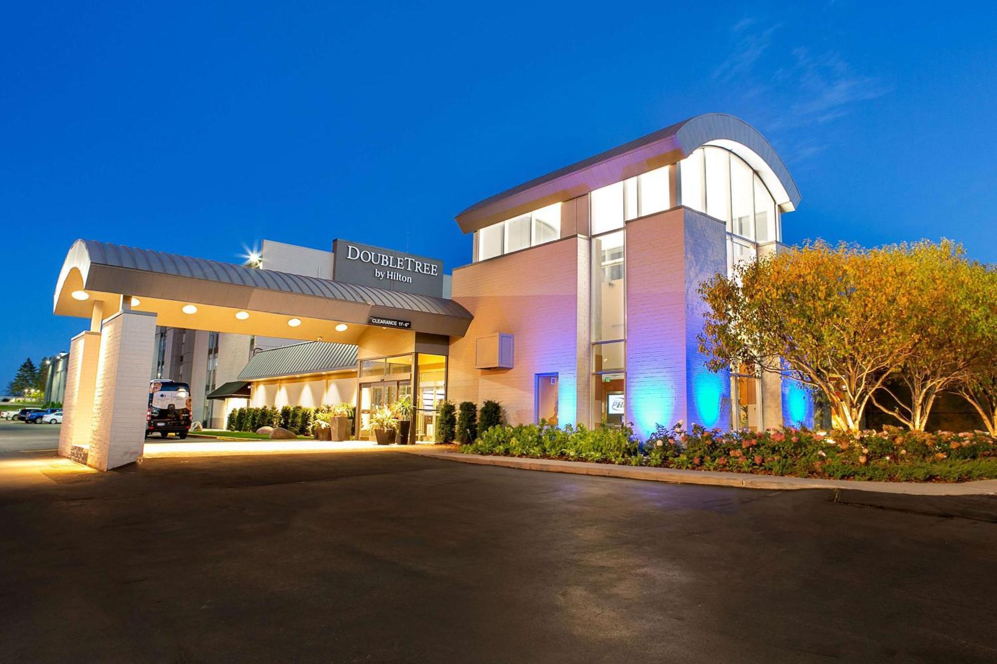 Doubletree By Hilton Roseville Minneapolis Exterior photo